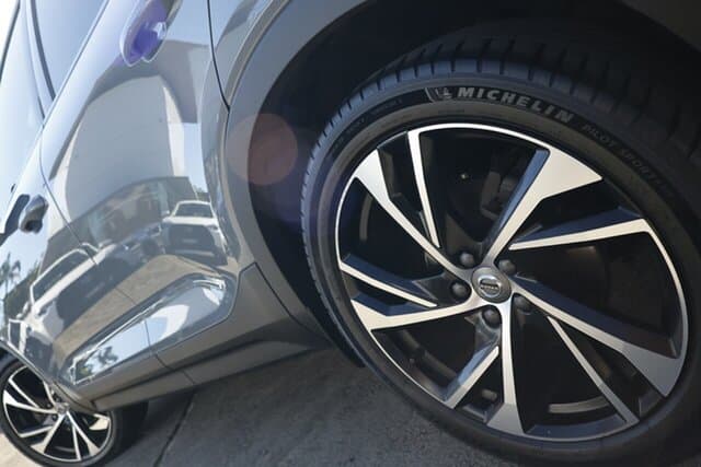 2022 Volvo XC40 T5 R-Design in Other
