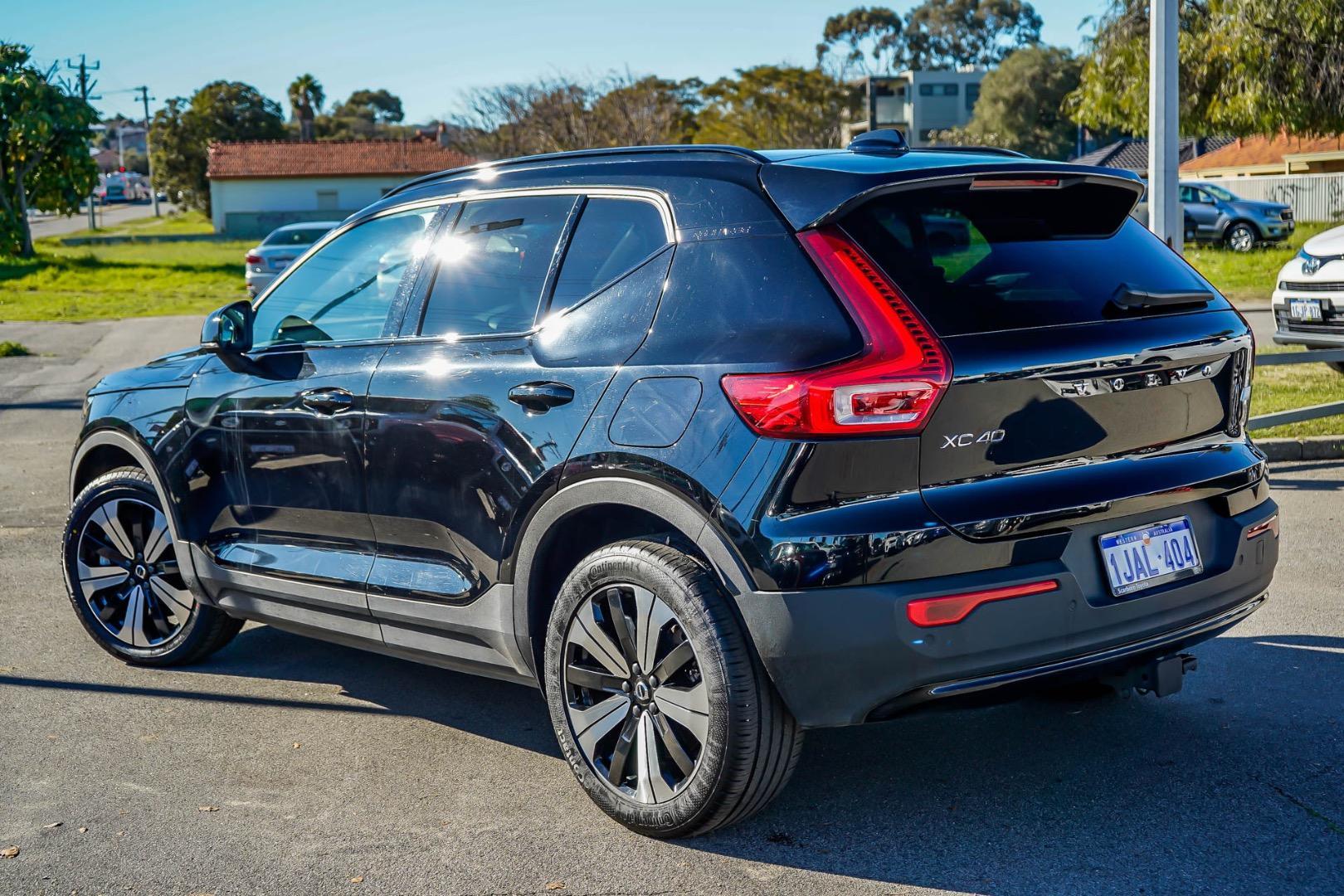 2023 Volvo XC40 Recharge Pure Electric in Black
