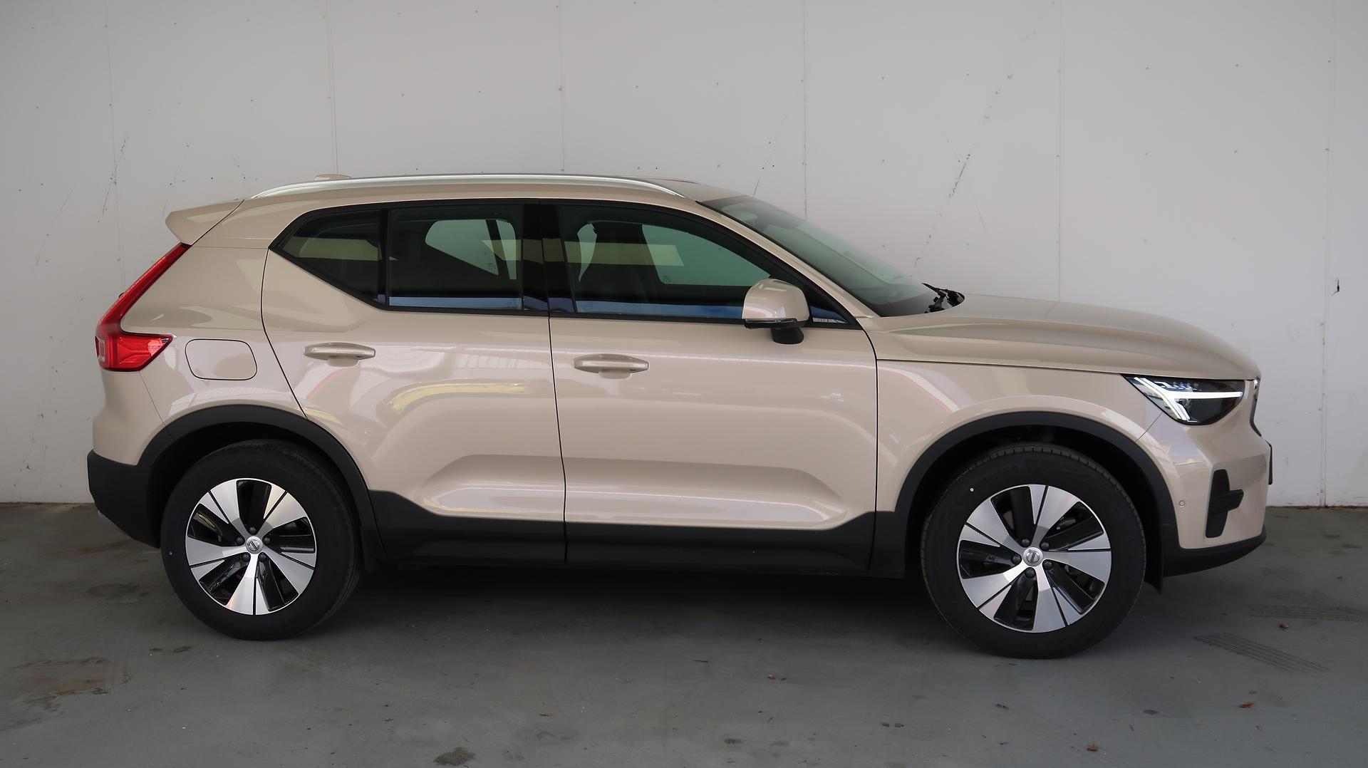 2025 Volvo XC40 Plus B4 in Other