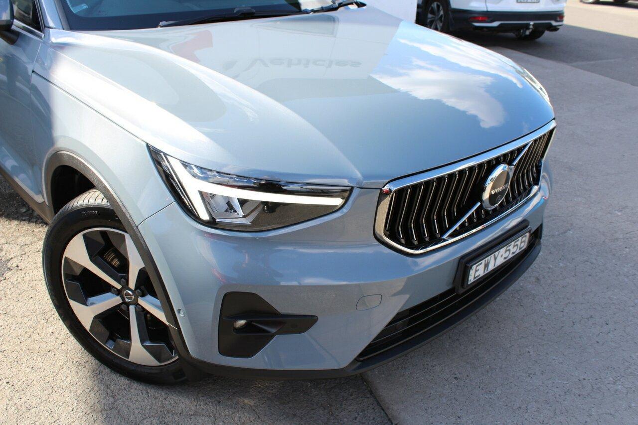 2022 Volvo XC40 Ultimate B4 Bright in Other