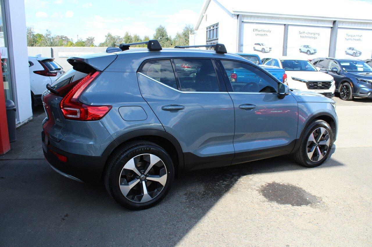 2022 Volvo XC40 Ultimate B4 Bright in Other