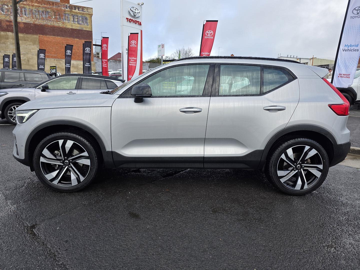 2022 Volvo XC40 Ultimate B5 Dark in Other