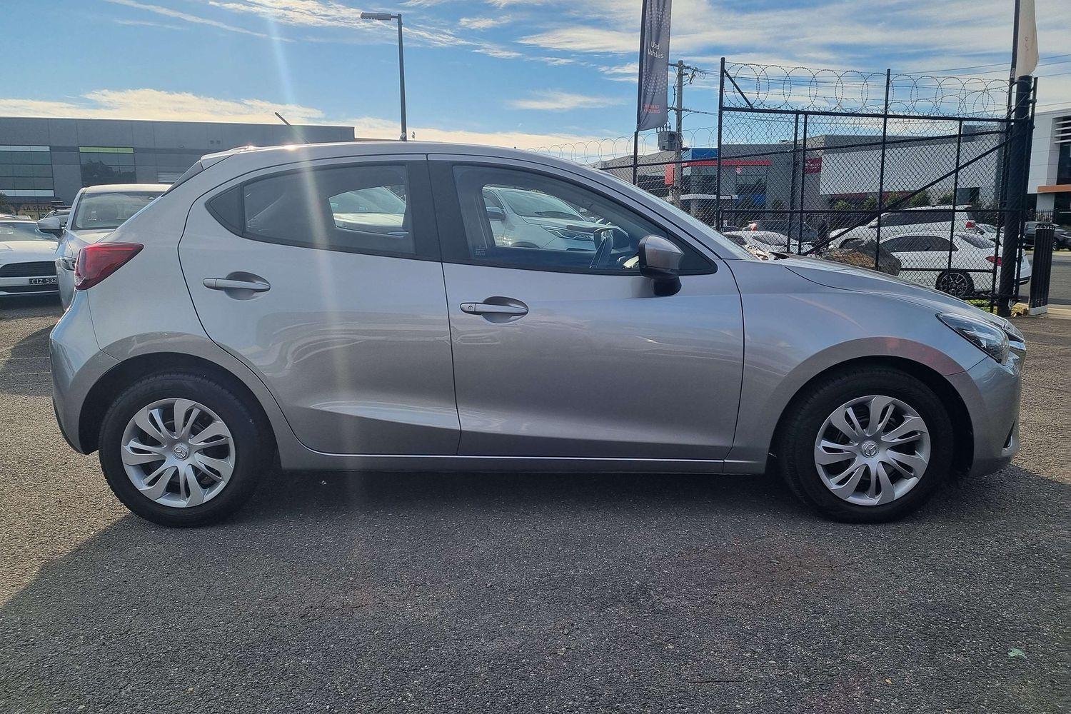 2017 Mazda 2 Neo in Silver