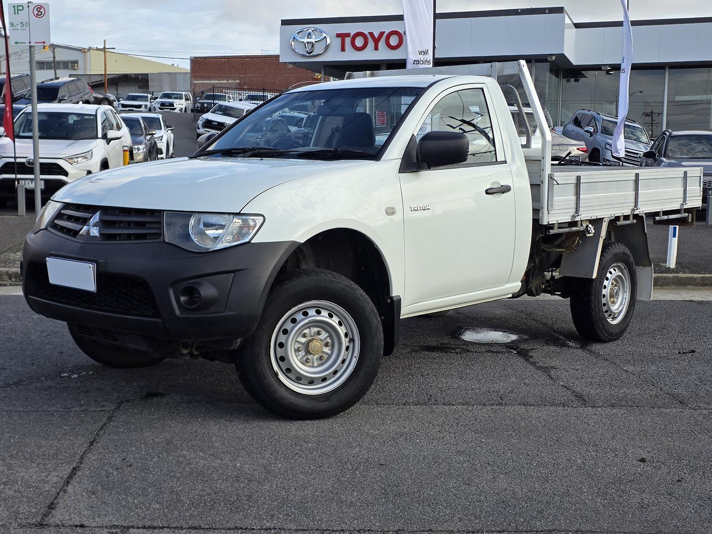 2015 Mitsubishi Triton GL in Other