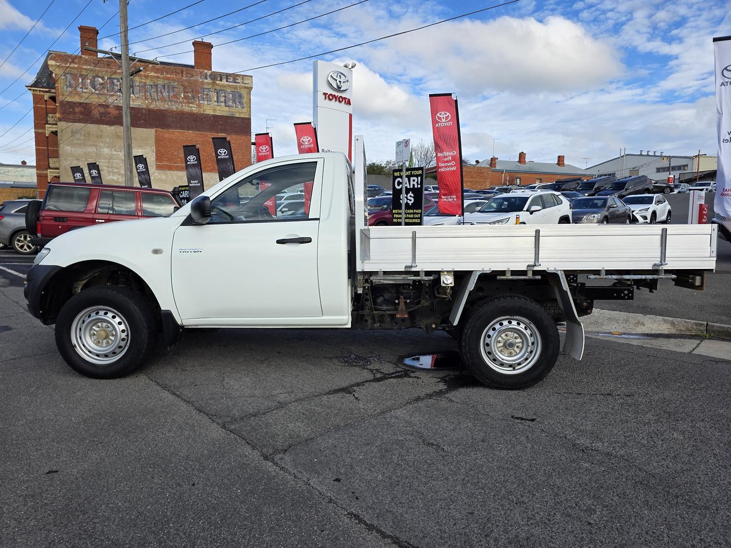 2015 Mitsubishi Triton GL in Other