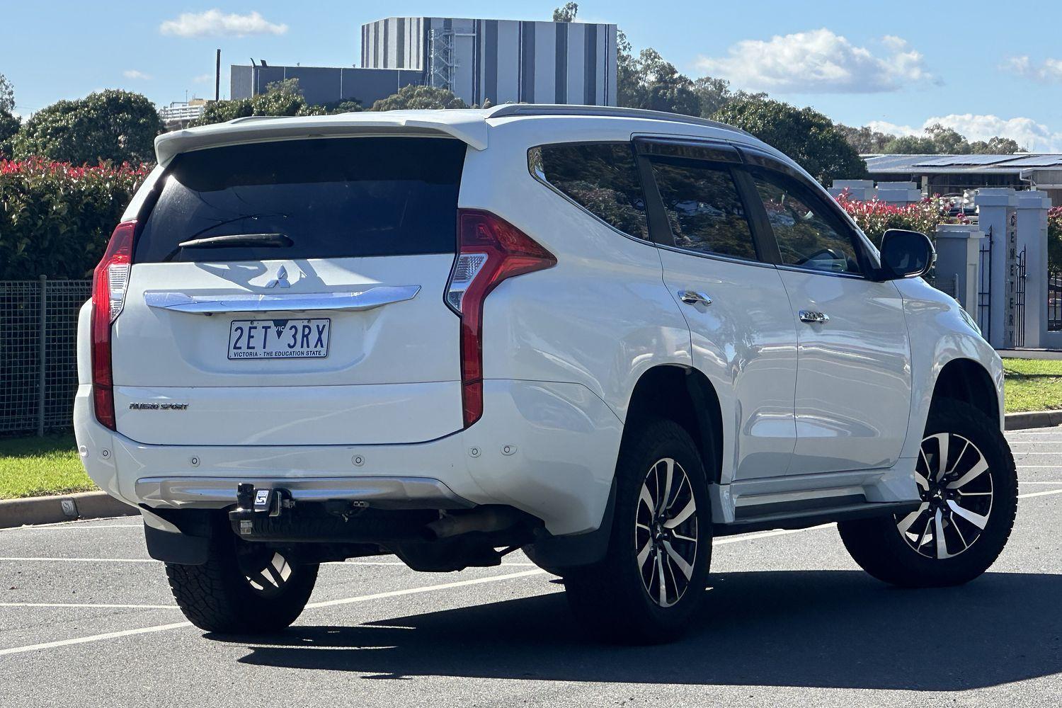 2016 Mitsubishi Pajero Sport Exceed in White