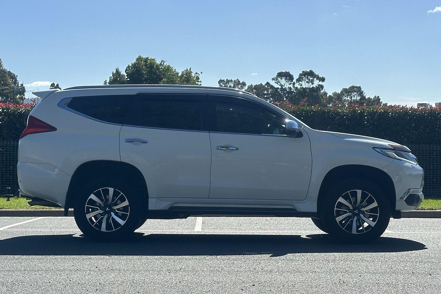 2016 Mitsubishi Pajero Sport Exceed in White