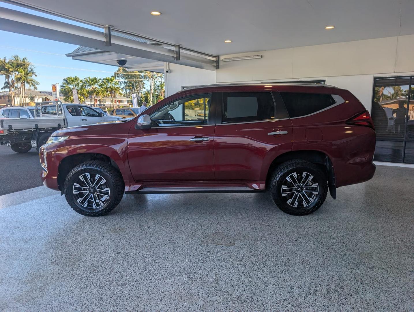 2021 Mitsubishi Pajero Sport Exceed in Red