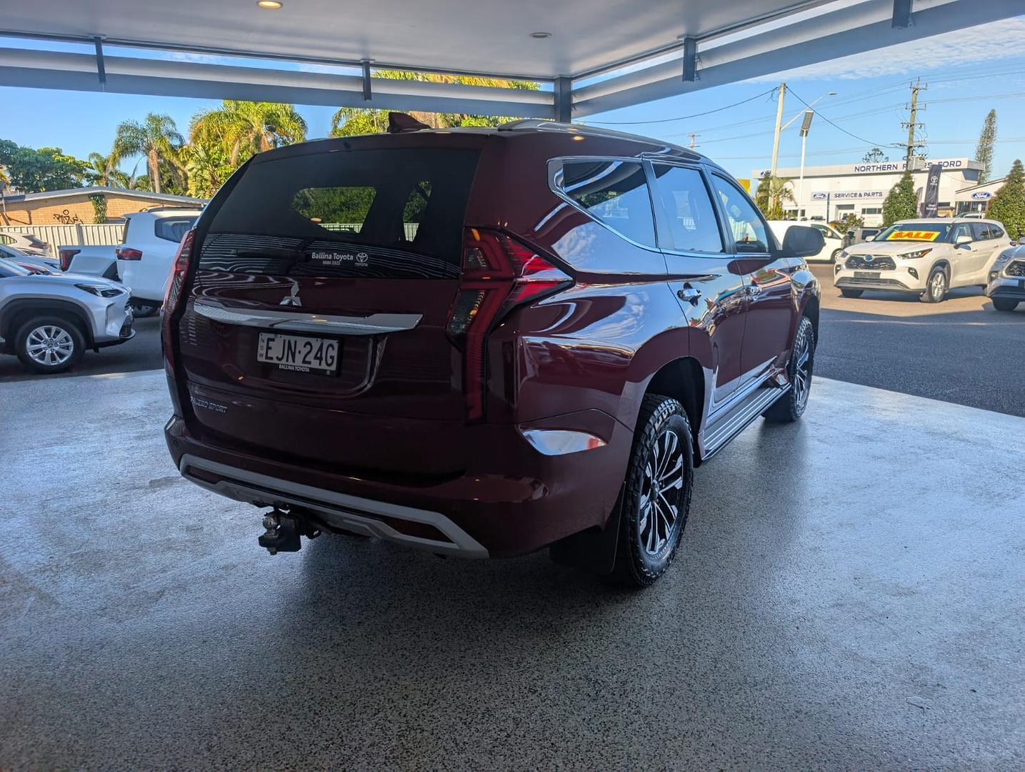 2021 Mitsubishi Pajero Sport Exceed in Red
