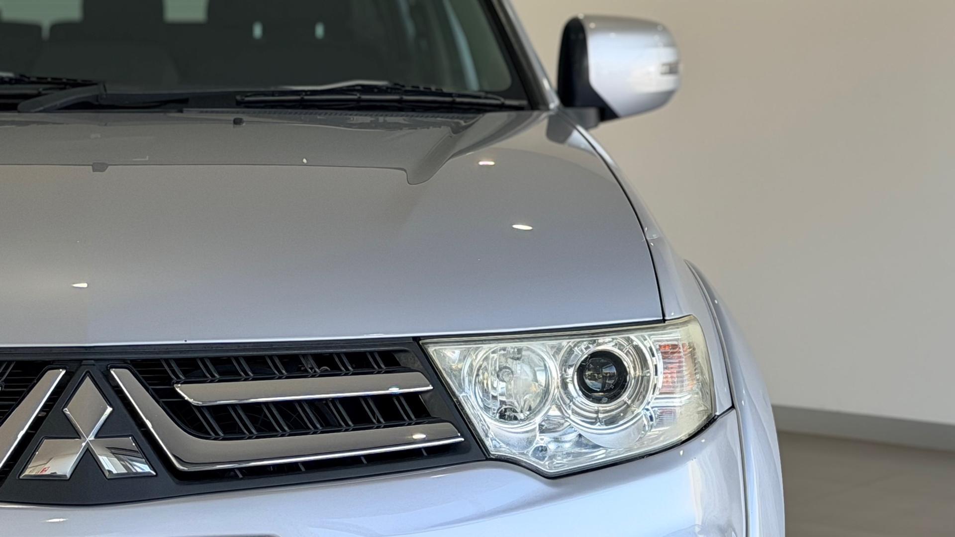 2015 Mitsubishi Challenger Base in Silver