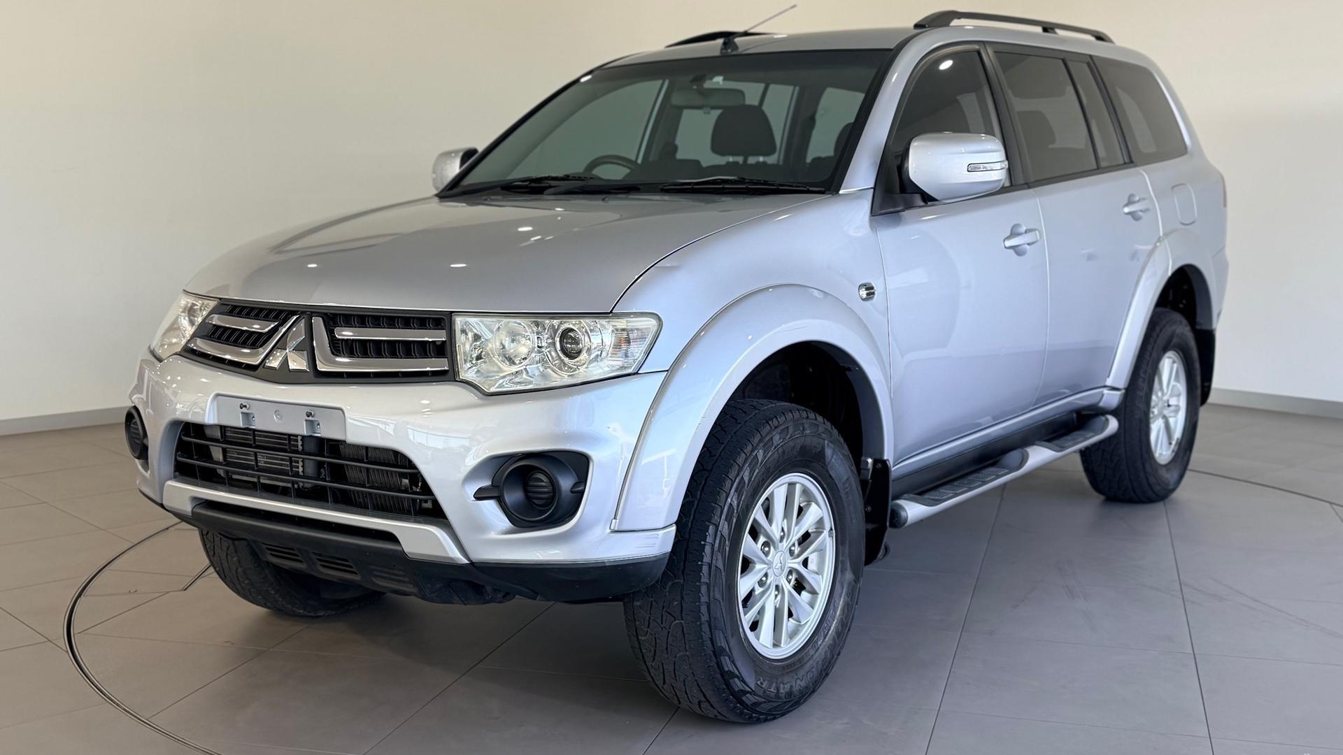 2015 Mitsubishi Challenger Base in Silver