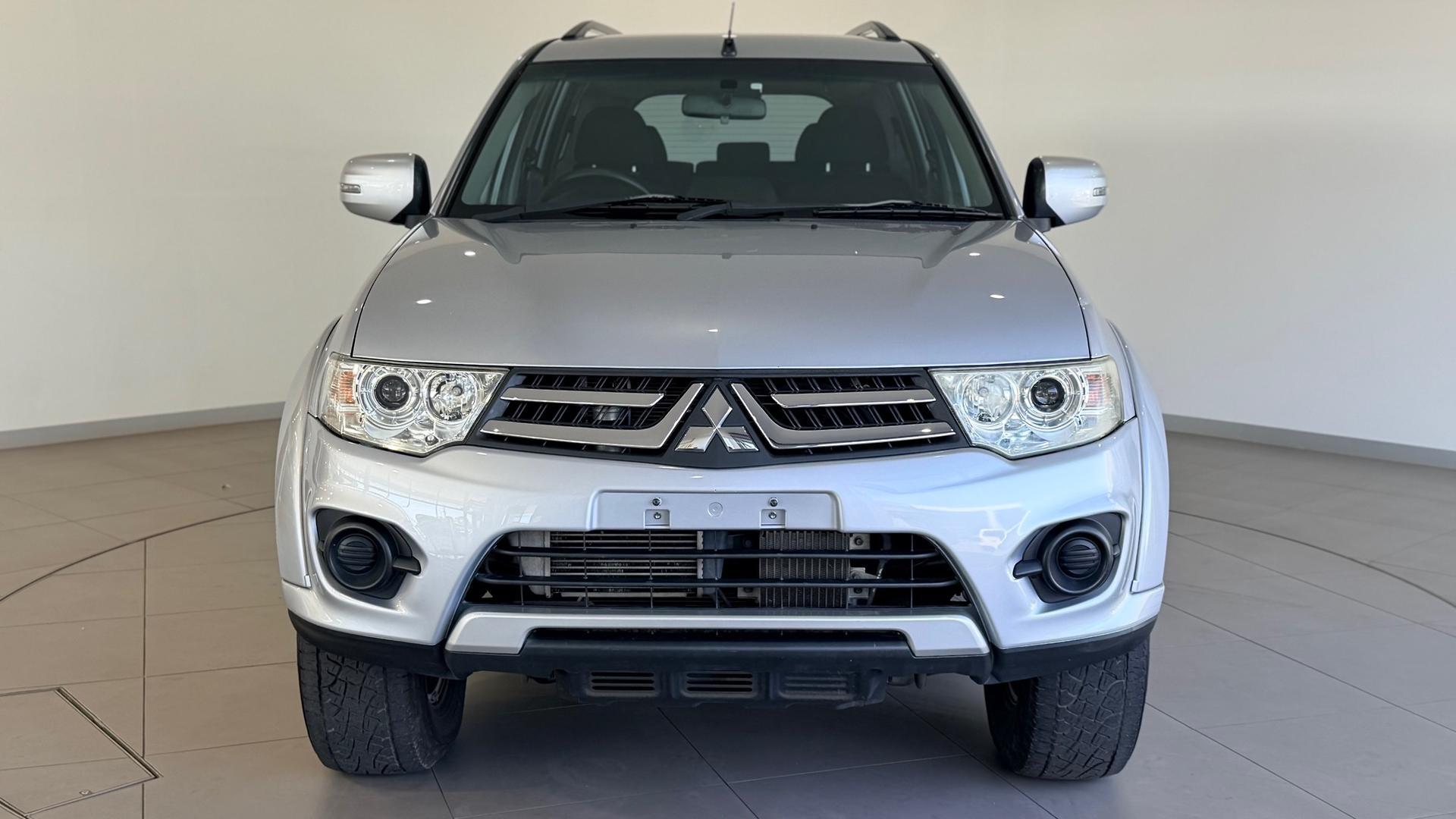 2015 Mitsubishi Challenger Base in Silver