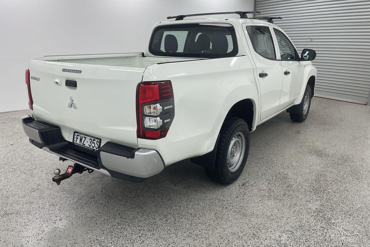 2022 Mitsubishi Triton GLX in White