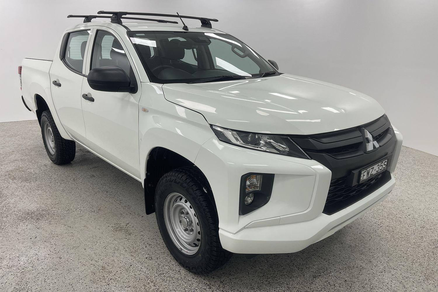 2022 Mitsubishi Triton GLX in White