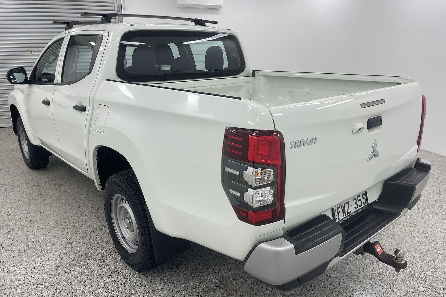 2022 Mitsubishi Triton GLX in White
