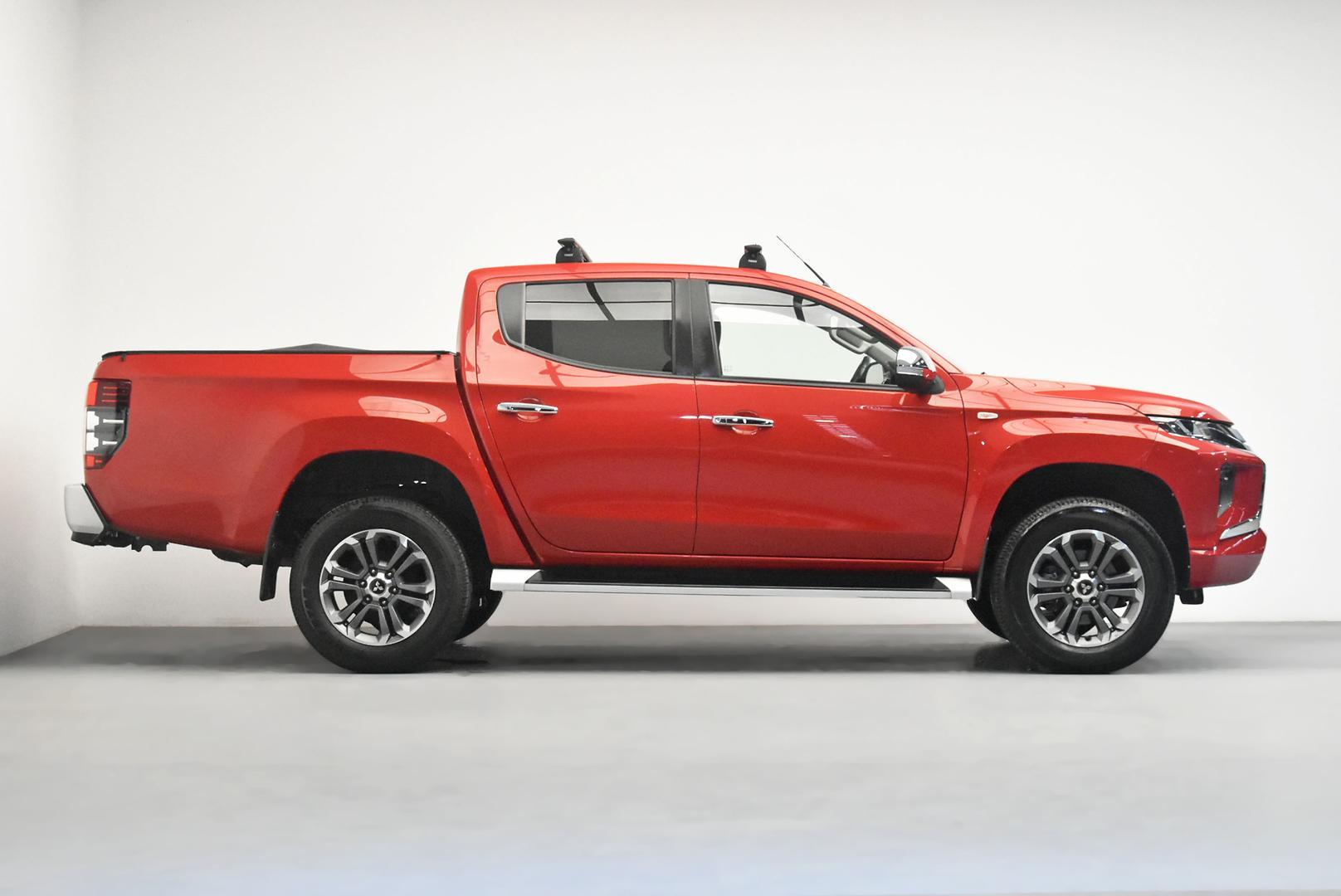2020 Mitsubishi Triton GLX-R in Red