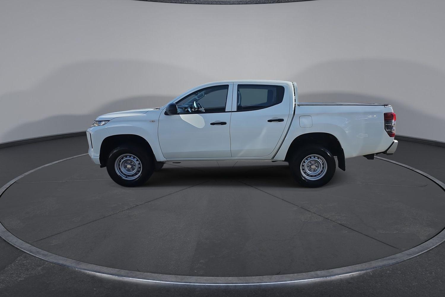 2020 Mitsubishi Triton GLX in White