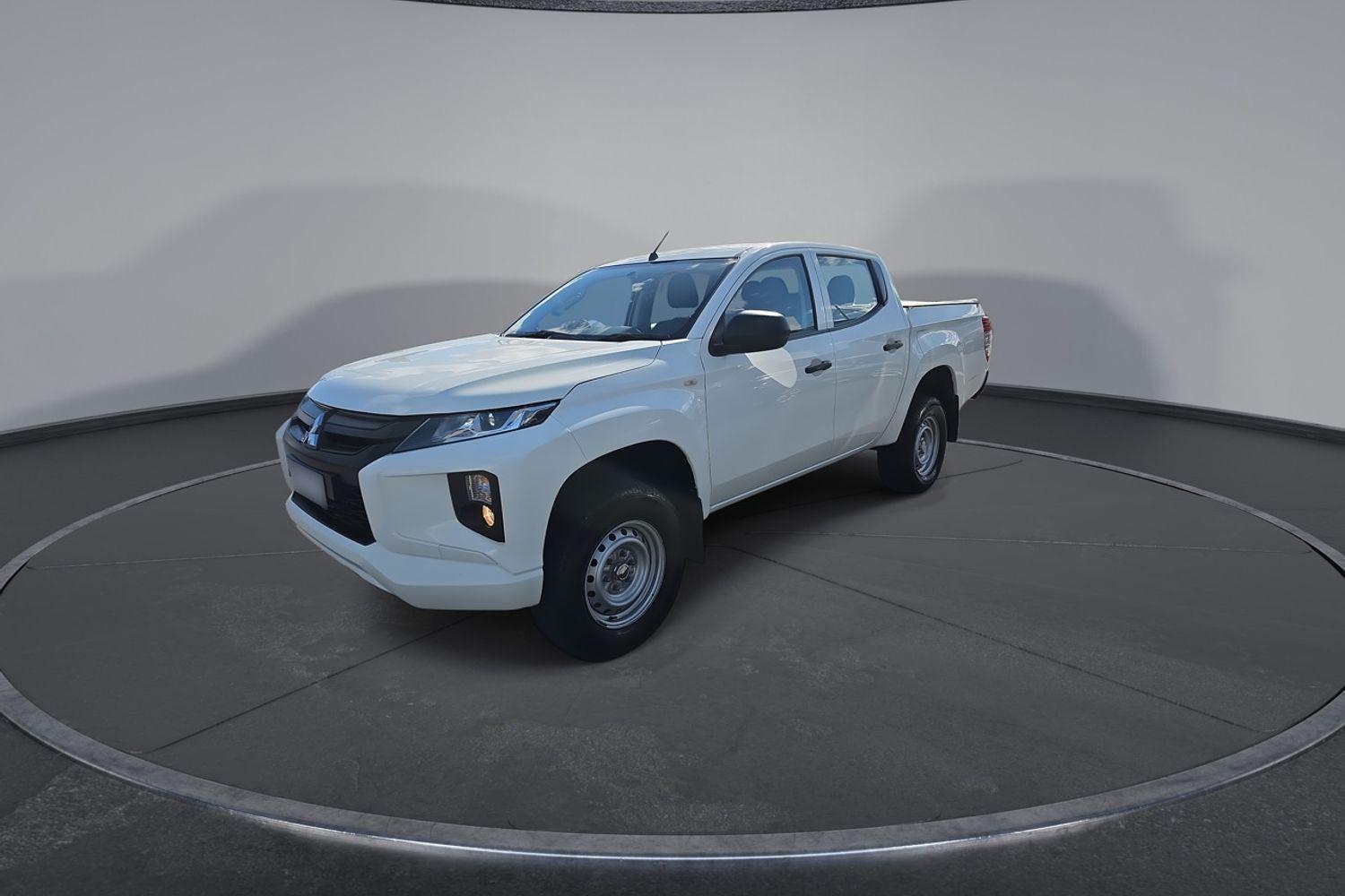 2020 Mitsubishi Triton GLX in White