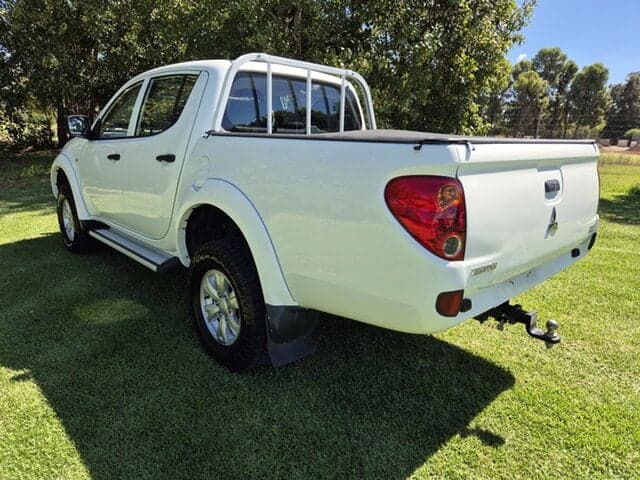 2015 Mitsubishi Triton GLX in White