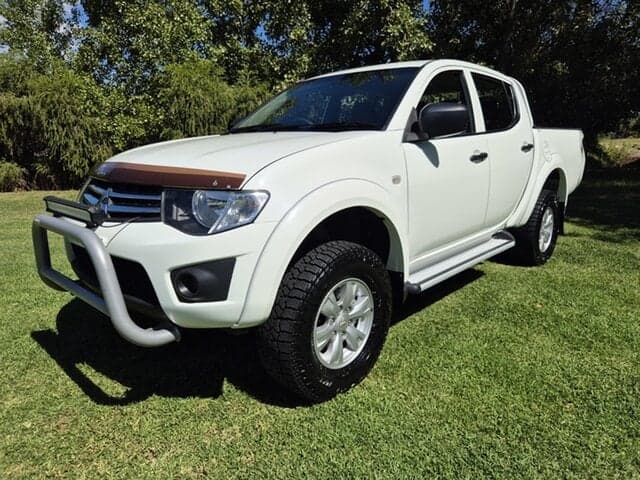 2015 Mitsubishi Triton GLX in White