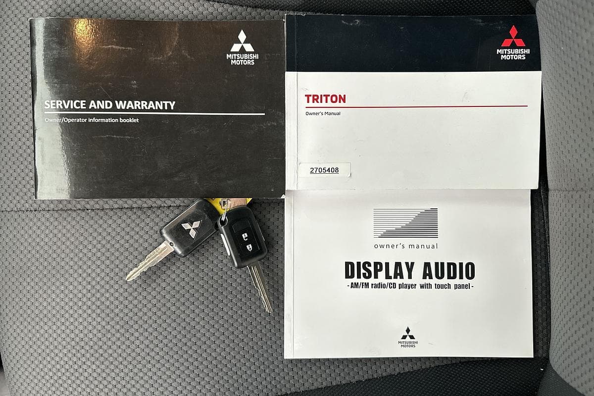 2021 Mitsubishi Triton GLX in White
