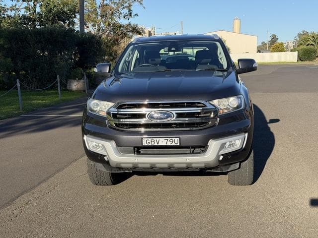 2016 Ford Everest Trend in Meteor Grey