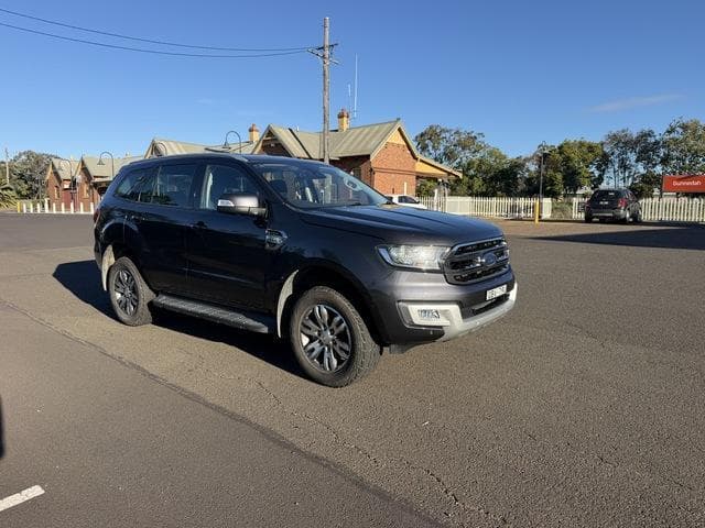 2016 Ford Everest Trend in Meteor Grey