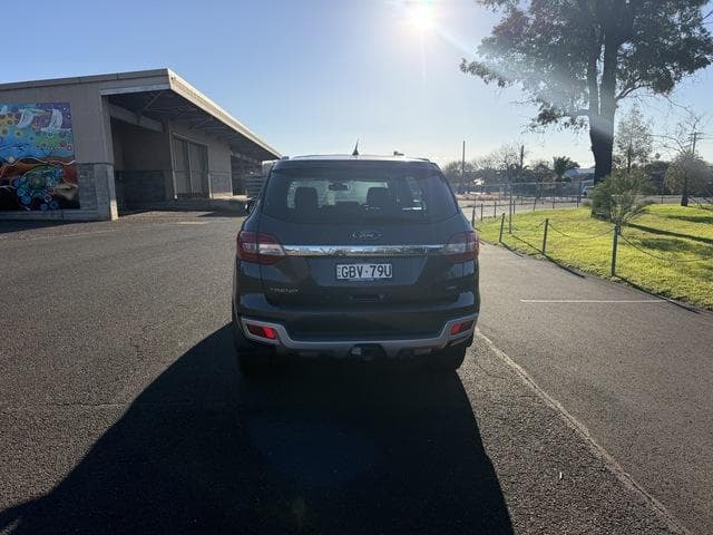 2016 Ford Everest Trend in Meteor Grey