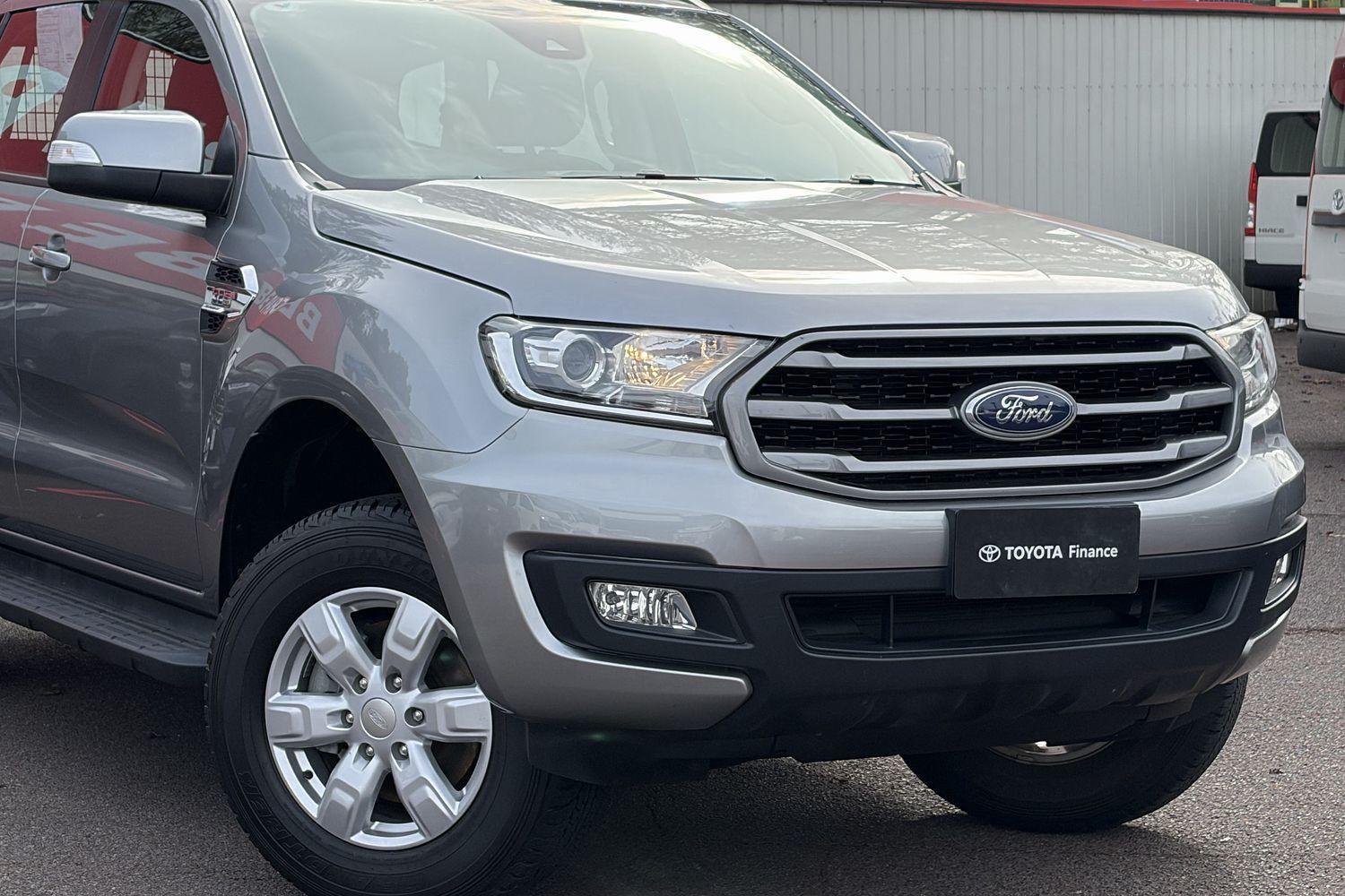 2022 Ford Everest Ambiente in Silver