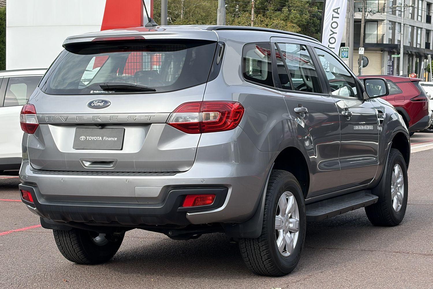 2022 Ford Everest Ambiente in Silver