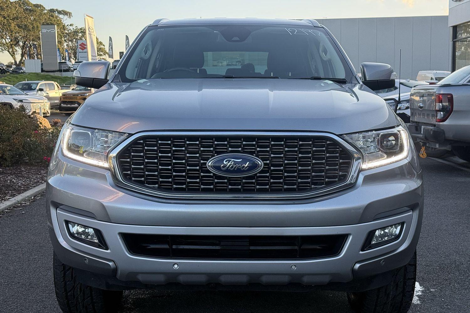 2022 Ford Everest Trend in Silver
