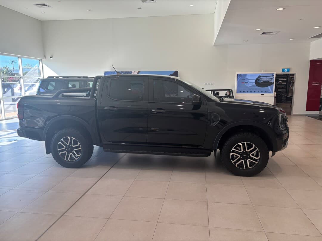 2022 Ford Ranger Sport in Black