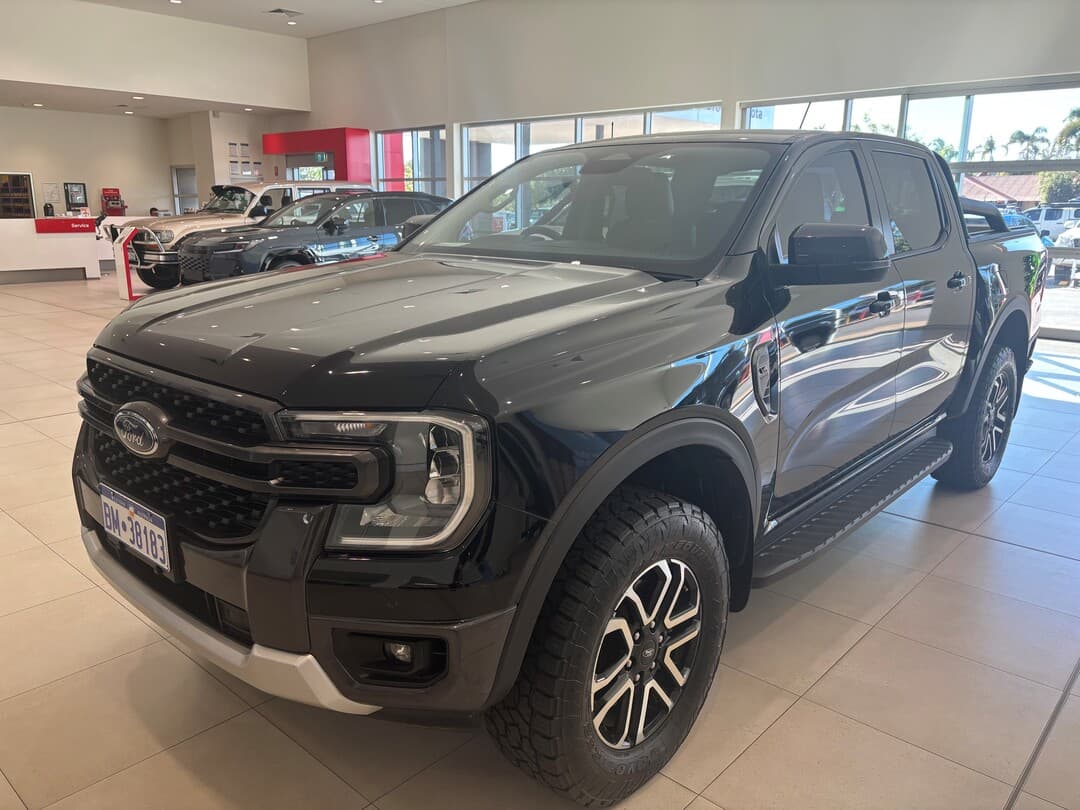 2022 Ford Ranger Sport in Black