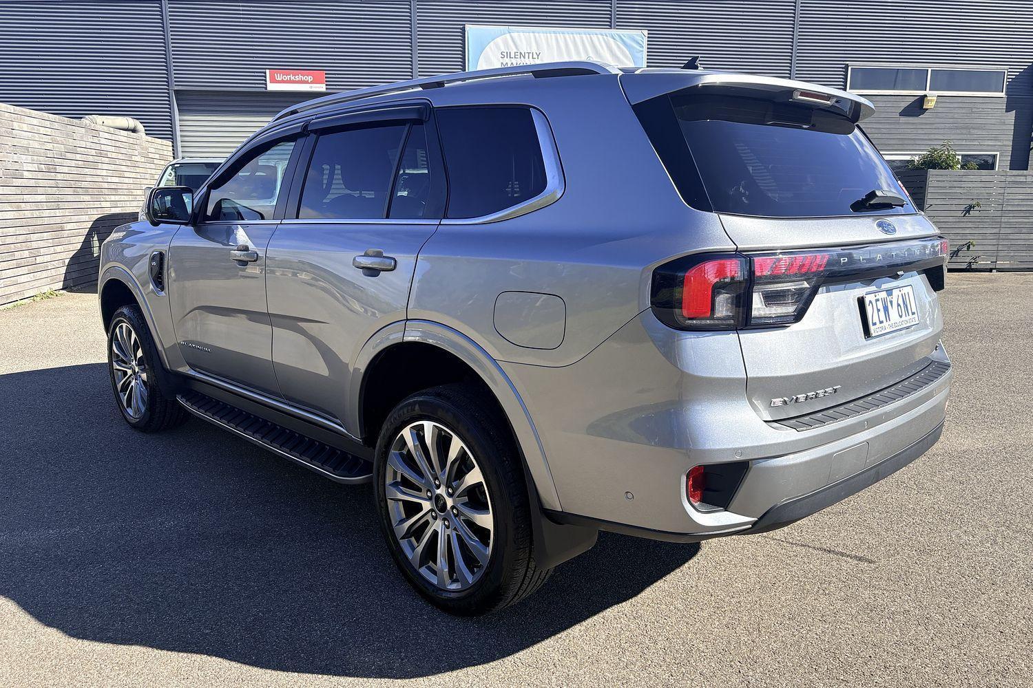 2022 Ford Everest Platinum in Silver
