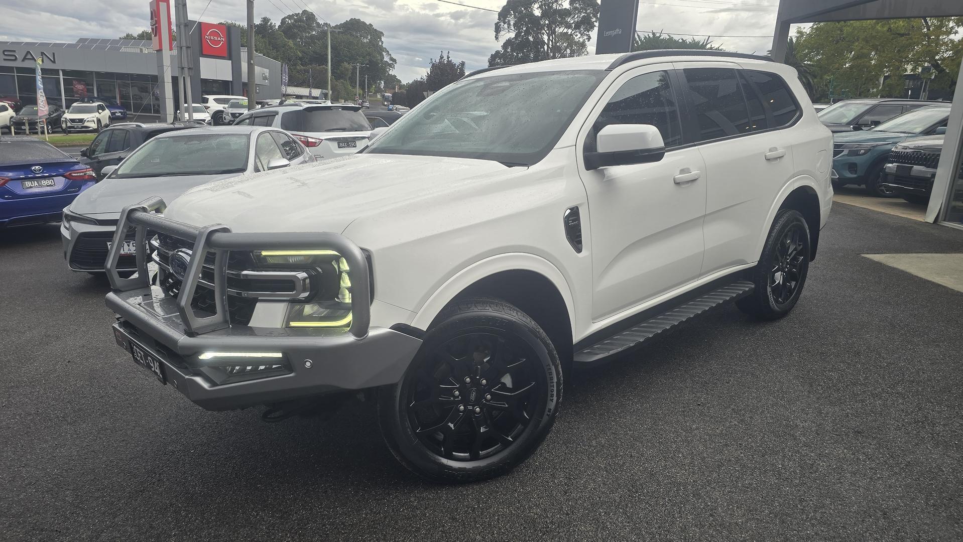 2022 Ford Everest Trend in Arctic White