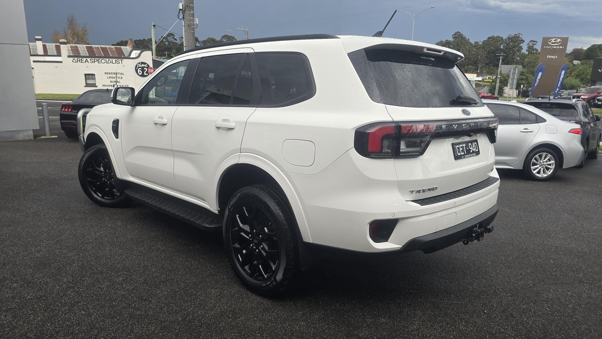 2022 Ford Everest Trend in Arctic White