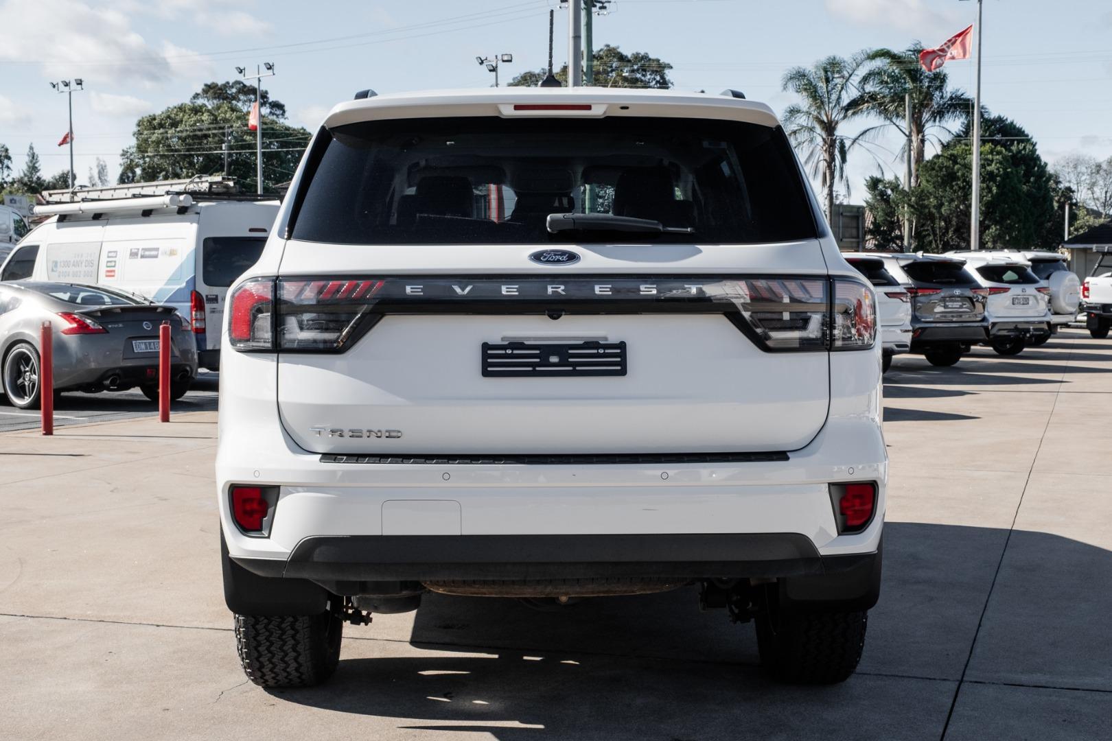 2024 Ford Everest Trend in Artic White