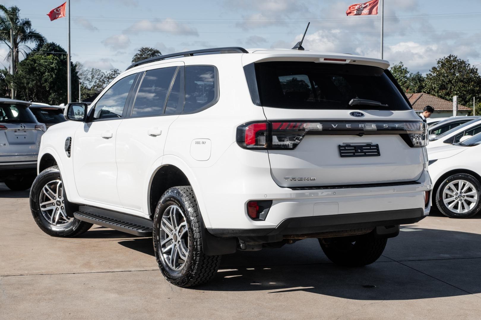 2024 Ford Everest Trend in Artic White