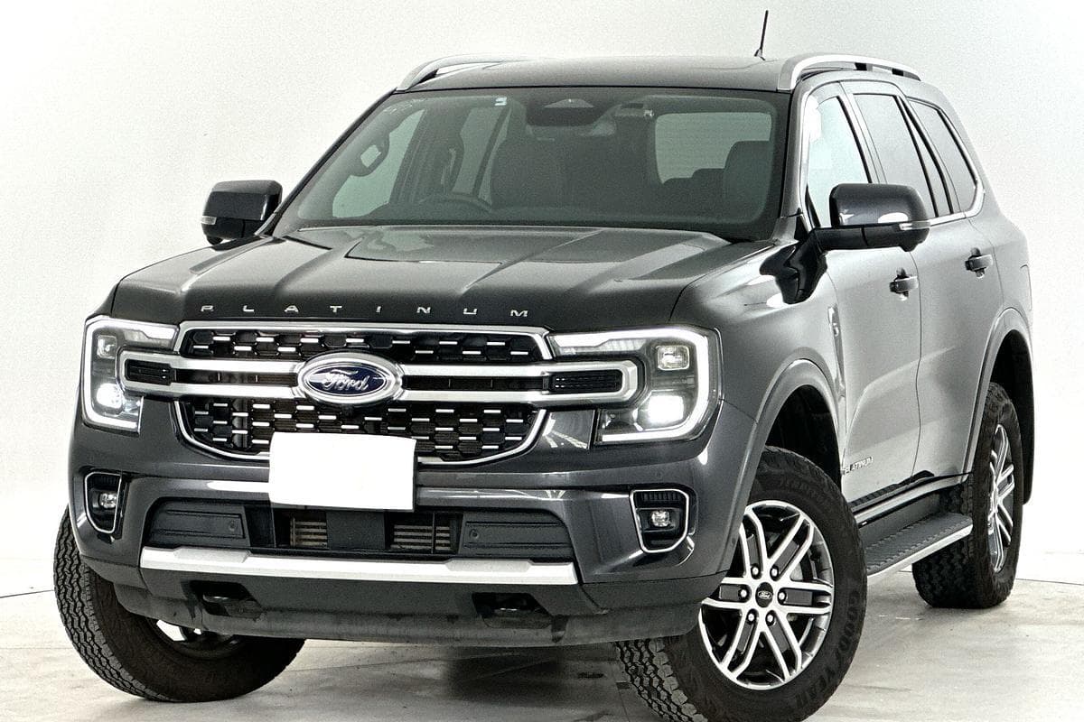 2024 Ford Everest Platinum in Grey