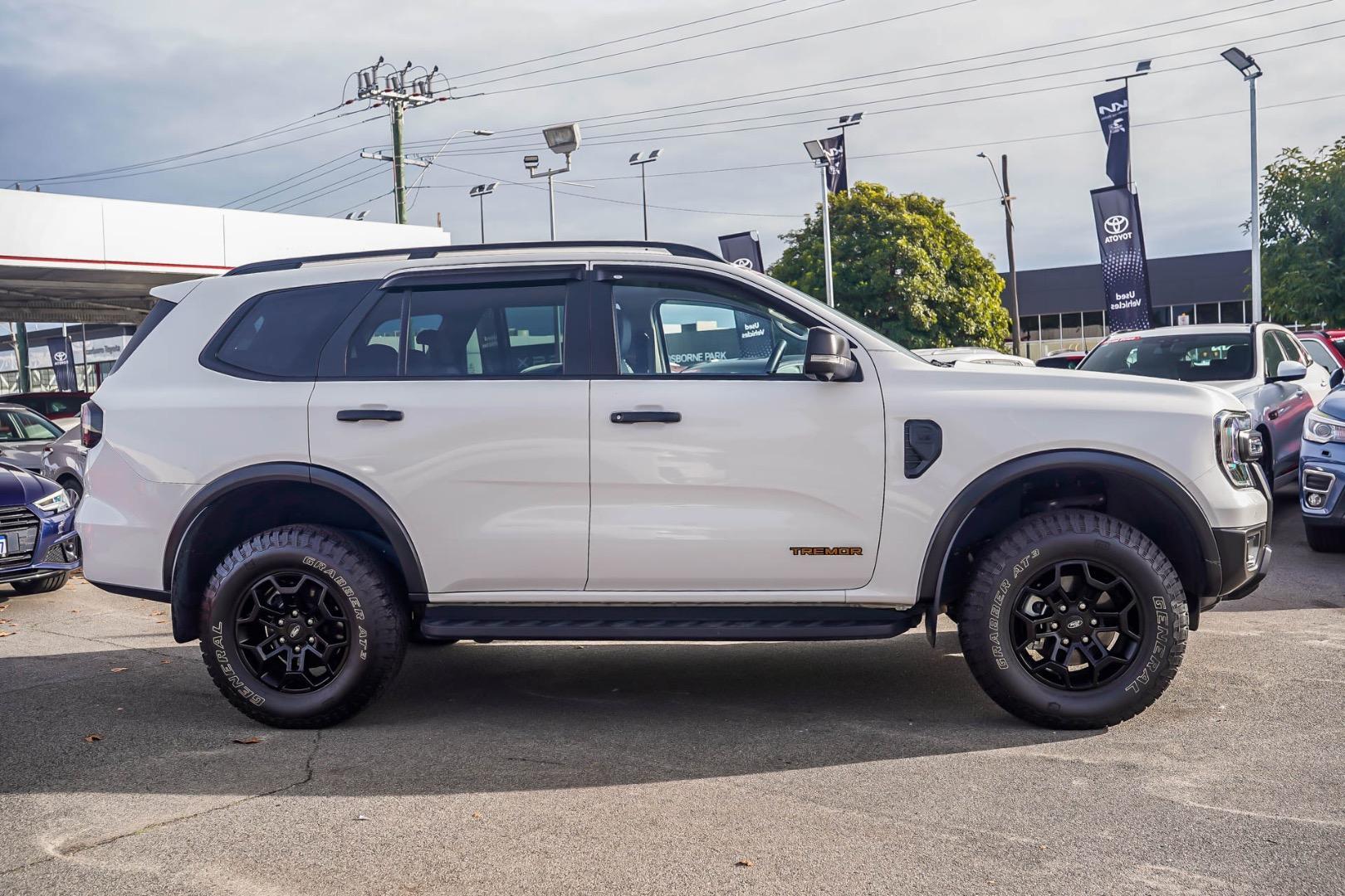 2024 Ford Everest Tremor in White