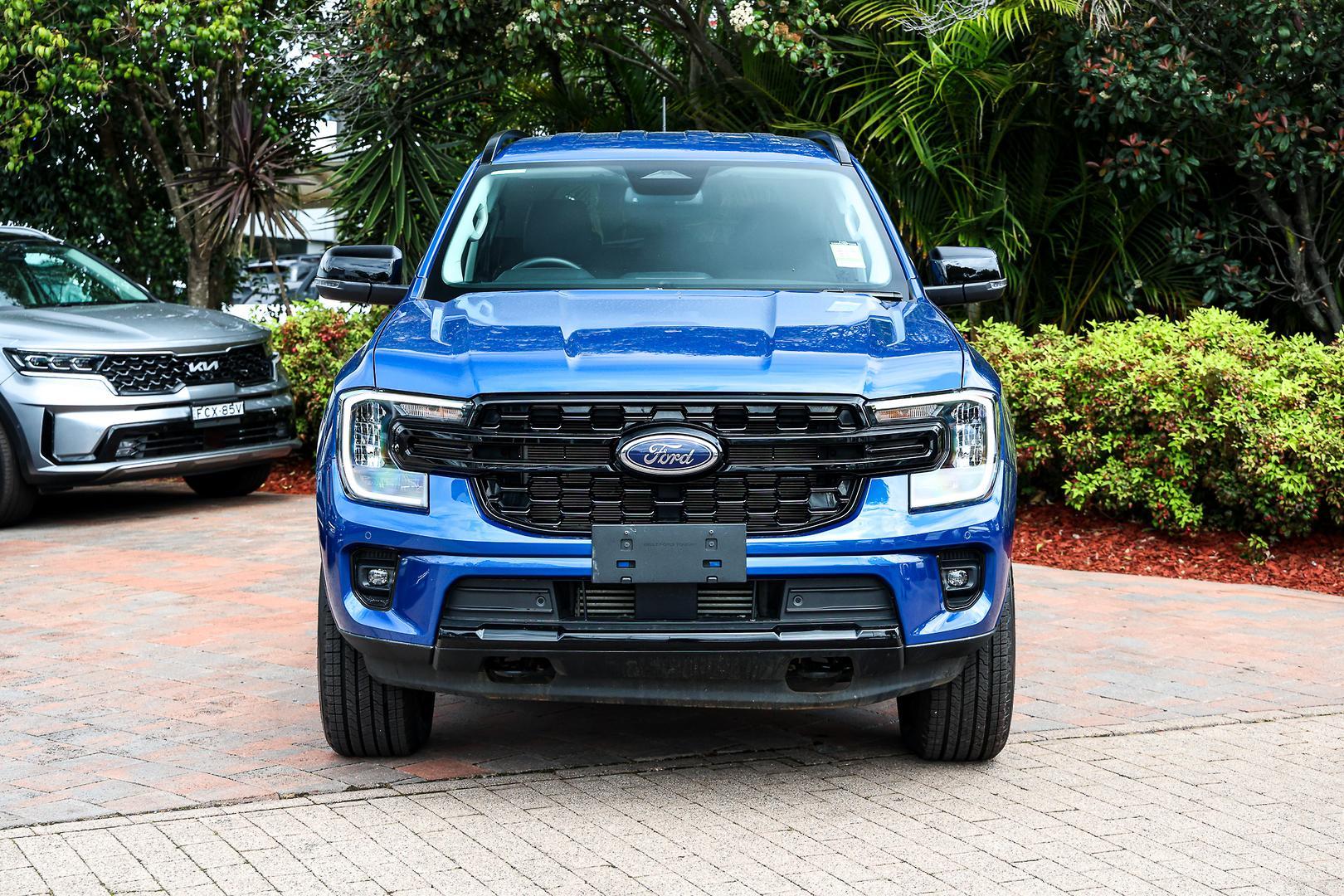 2025 Ford Everest Sport in Blue