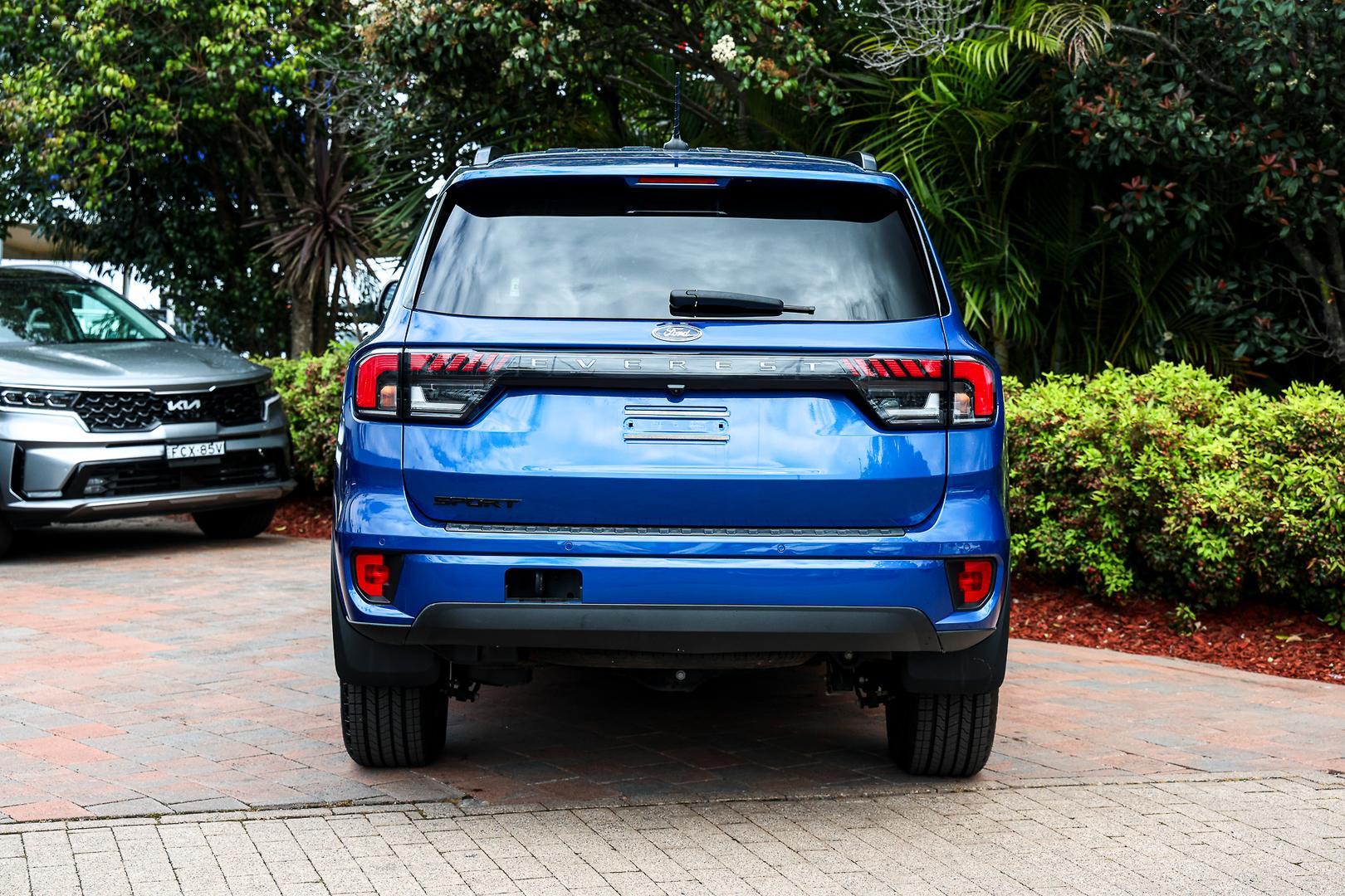 2025 Ford Everest Sport in Blue