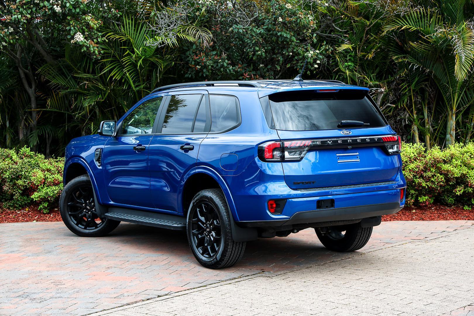 2025 Ford Everest Sport in Blue