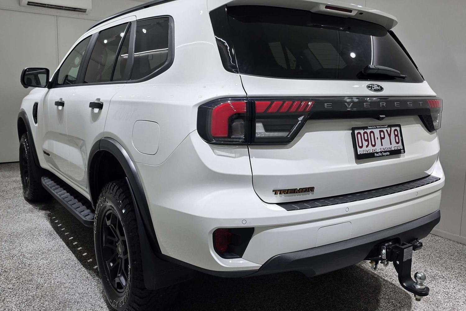 2025 Ford Everest Tremor in White