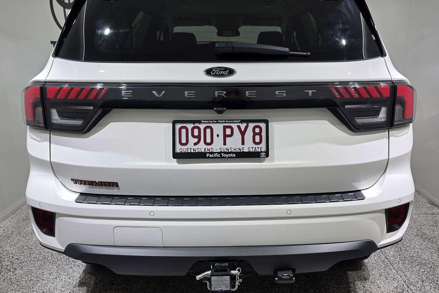2025 Ford Everest Tremor in White