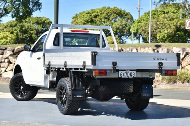 2021 Nissan Navara SL in White