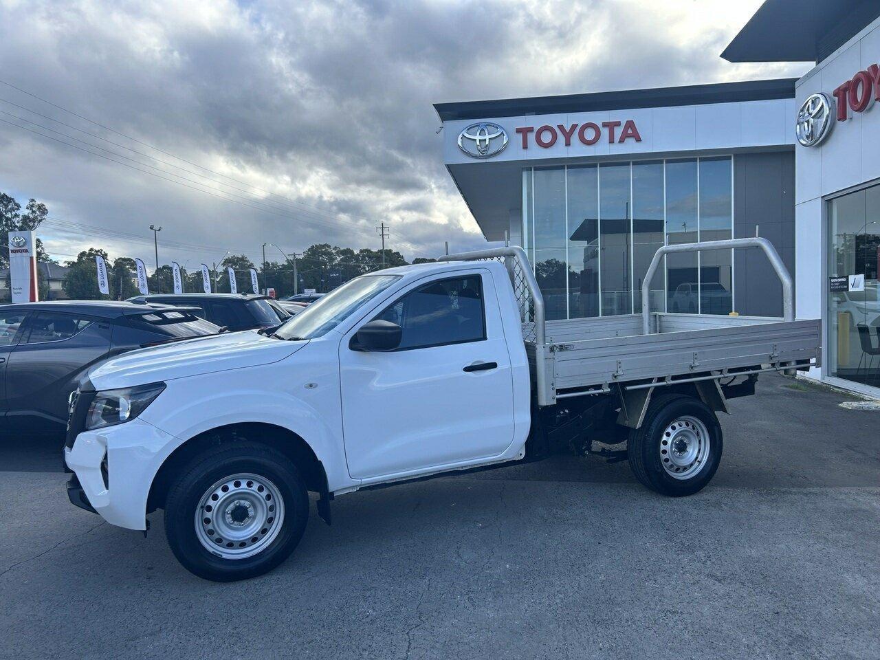 2022 Nissan Navara SL in White