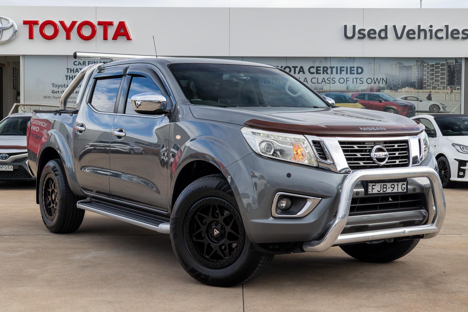 2016 Nissan Navara ST in Grey