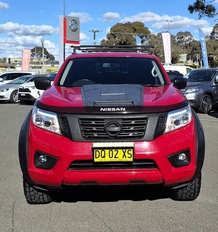 2016 Nissan Navara ST in Red