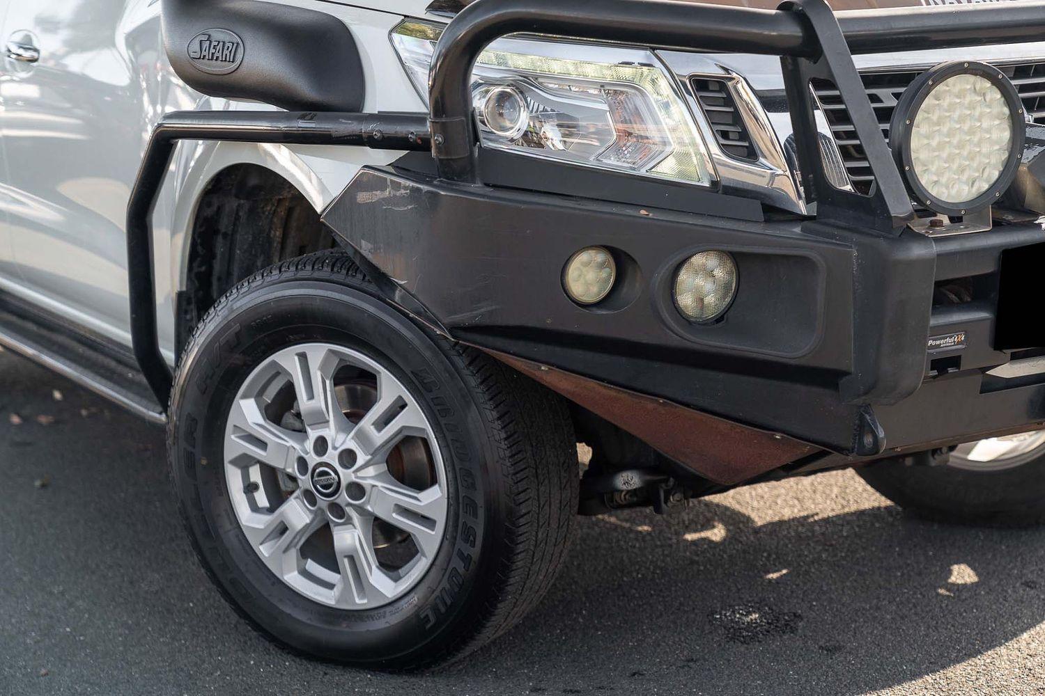 2016 Nissan Navara ST-X in White